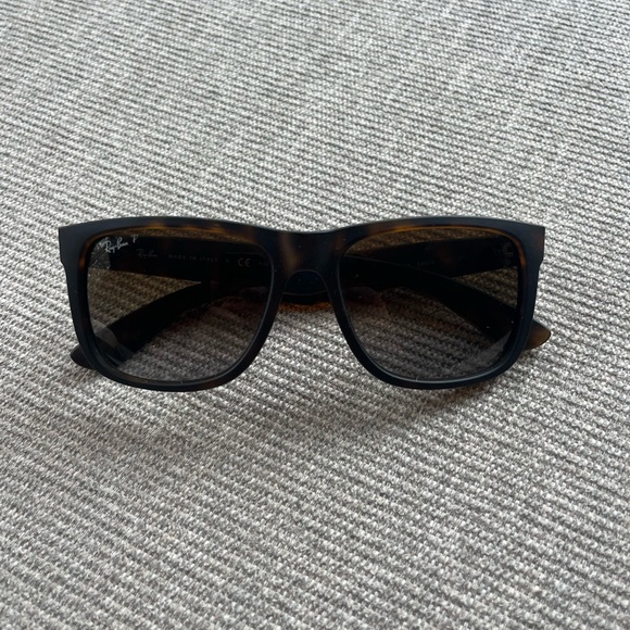 FRAME: Square
FRAME COLOR: Matte Havana
MATERIAL: Injected
TEMPLE COLOR: Havana - Picture 1 of 6